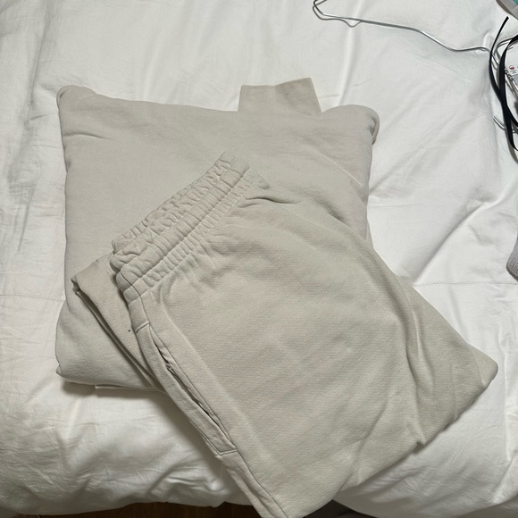 TALENTLESS sweatsuit - Picture 4 of 9